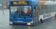 17 The 700 bus traverses the flood towards Queen Street 10th March 2008